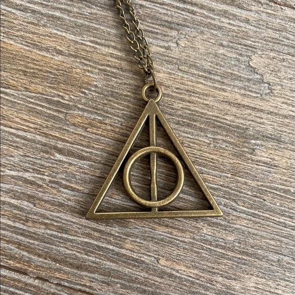 Deathly Hallows Harry Potter Necklace - Picture 2 of 3